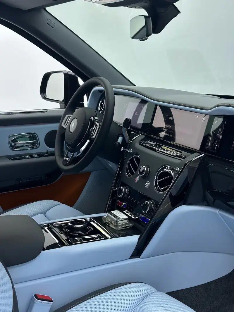 2025 Cullinan Series II Black Badge Disruptor — миниатюра 12