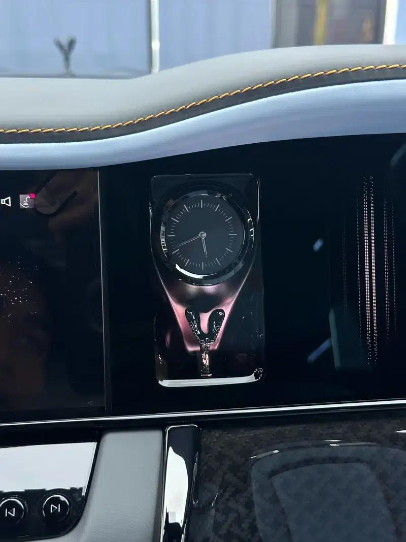 2025 Cullinan Series II Black Badge Disruptor — миниатюра 19