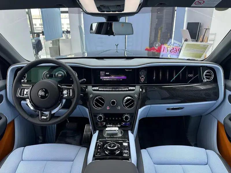 2025 Cullinan Series II Black Badge Disruptor — миниатюра 28