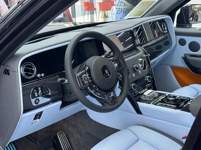 2025 Cullinan Series II Black Badge Disruptor — миниатюра 29
