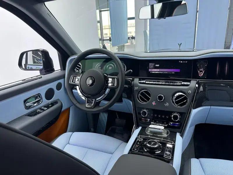 2025 Cullinan Series II Black Badge Disruptor — миниатюра 30