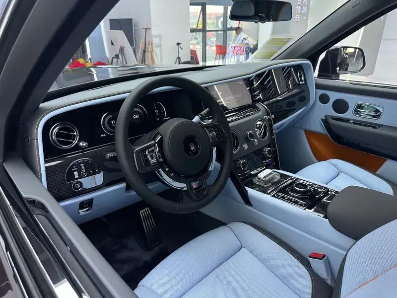 2025 Cullinan Series II Black Badge Disruptor — миниатюра 31