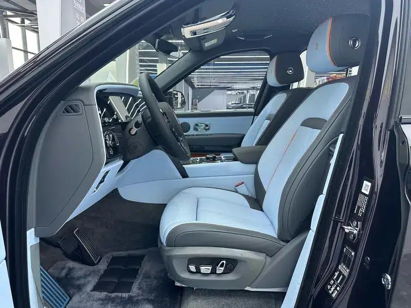 2025 Cullinan Series II Black Badge Disruptor — миниатюра 34