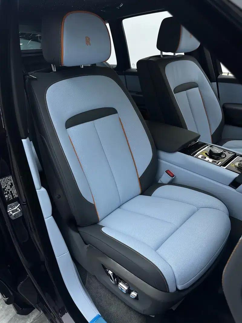 2025 Cullinan Series II Black Badge Disruptor — миниатюра 35