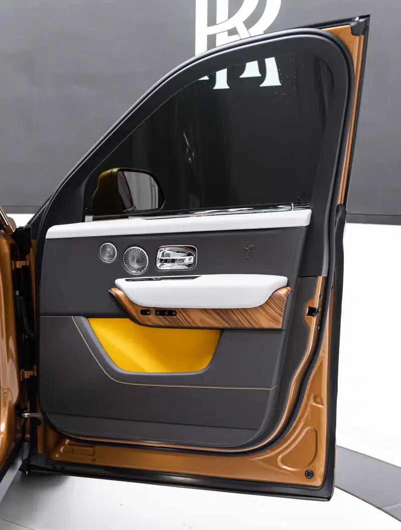 2022 Cullinan 6.7T Automatic AWD 4-seater — миниатюра 11