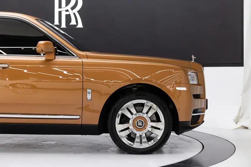2022 Cullinan 6.7T Automatic AWD 4-seater — миниатюра 13