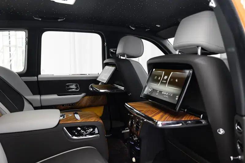 2022 Cullinan 6.7T Automatic AWD 4-seater — миниатюра 21