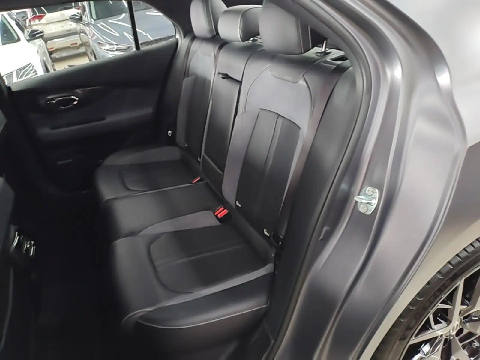 GAC Trumpchi EMPOW 2024 400T Automatic Yingbao R MAX Edition — миниатюра 20