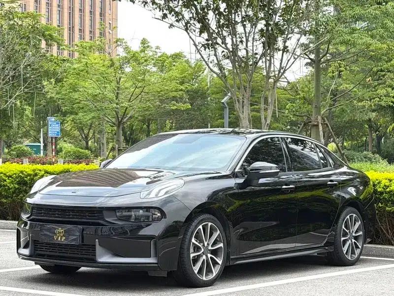 Lynk & Co 03 2019 1.5TD DCT Pro Edition — миниатюра 1