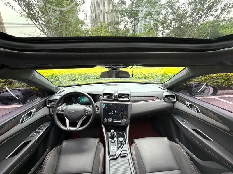 Lynk & Co 03 2019 1.5TD DCT Pro Edition — миниатюра 6