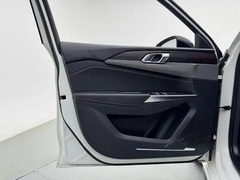 Lynk & Co 03 2019 Facelift 1.5TD DCT Sport Edition — миниатюра 25