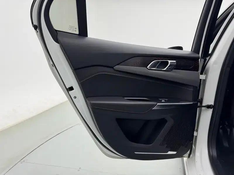 Lynk & Co 03 2019 Facelift 1.5TD DCT Sport Edition — миниатюра 27