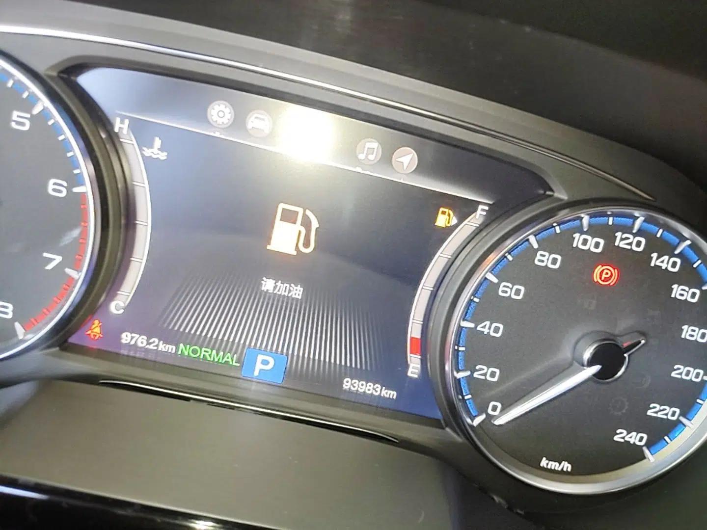 GAC Trumpchi GS8 2017 320T Two-Wheel Drive Luxury Smart Connectivity Version (7 Seats) — миниатюра 14