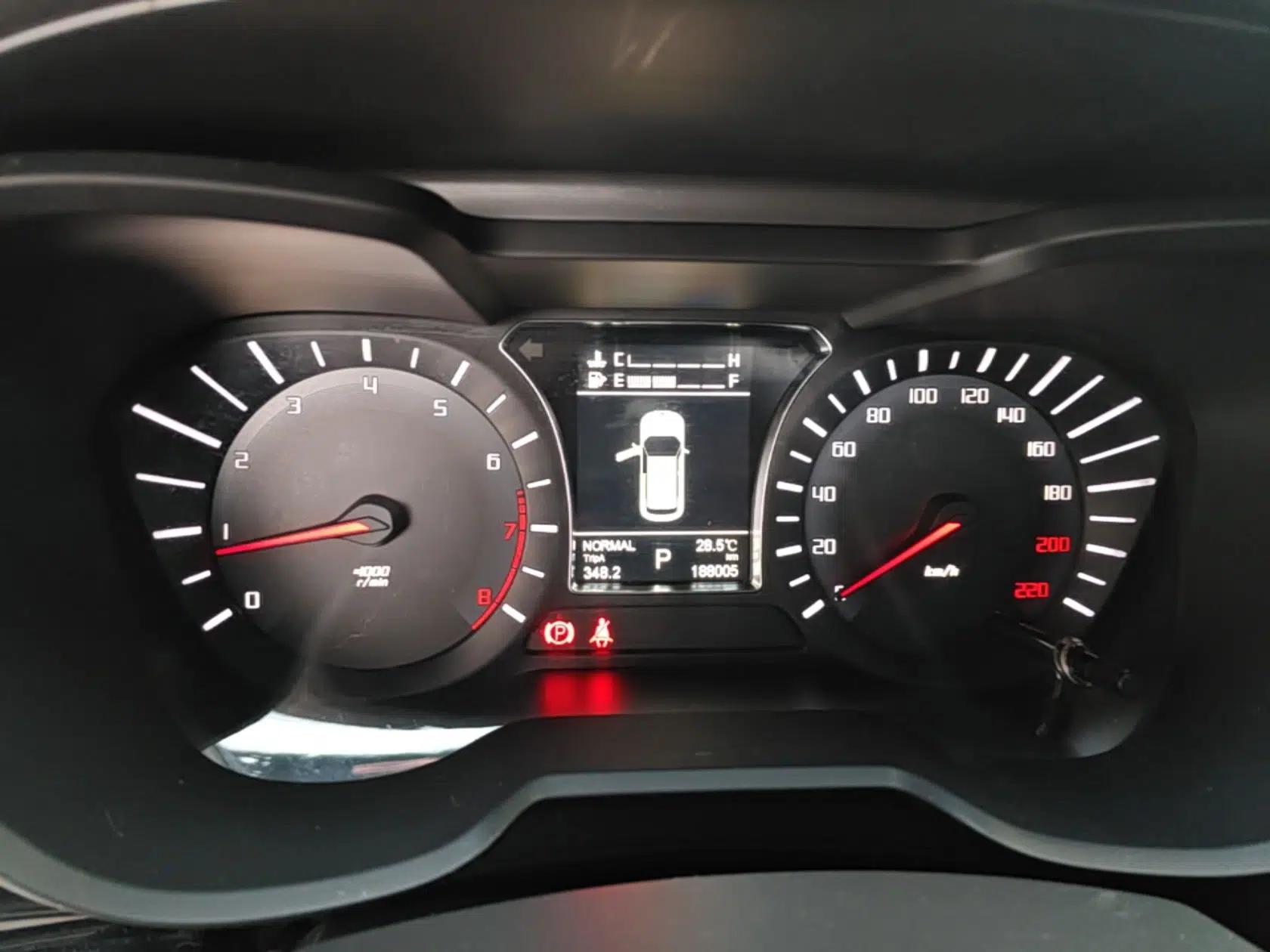 GAC Trumpchi GS4 2017 235T Automatic Two-Wheel Drive Luxury Smart Connectivity Version — миниатюра 14