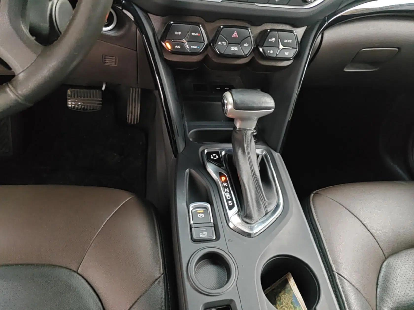 GAC Trumpchi GS4 2017 235T Automatic Two-Wheel Drive Luxury Smart Connectivity Version — миниатюра 16