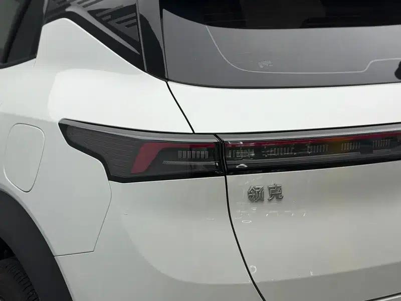 Lynk & Co 06 EM-P 2024 Model, EM-P 126km Long Range Halo — миниатюра 13