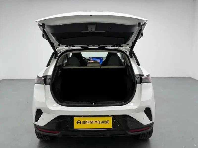Lynk & Co 06 EM-P 2024 Model, EM-P 126km Long Range Halo — миниатюра 20