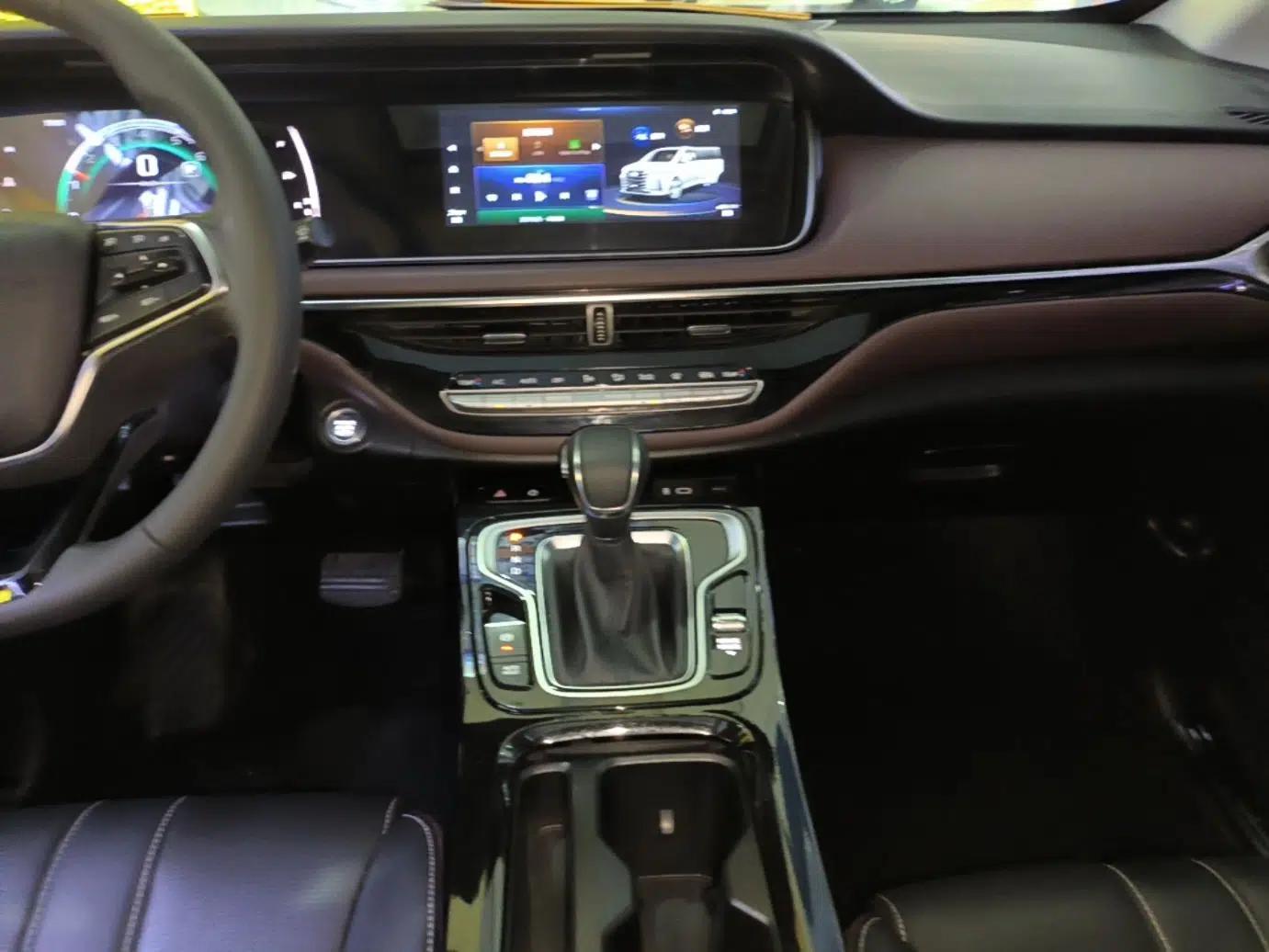 GAC Trumpchi M6 2023 PRO 270T DCT Luxury Edition — миниатюра 15