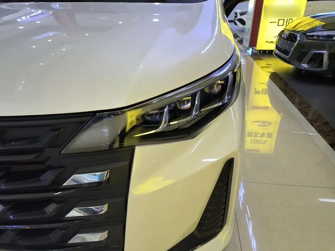 GAC Trumpchi M6 2023 PRO 270T DCT Luxury Edition — миниатюра 8