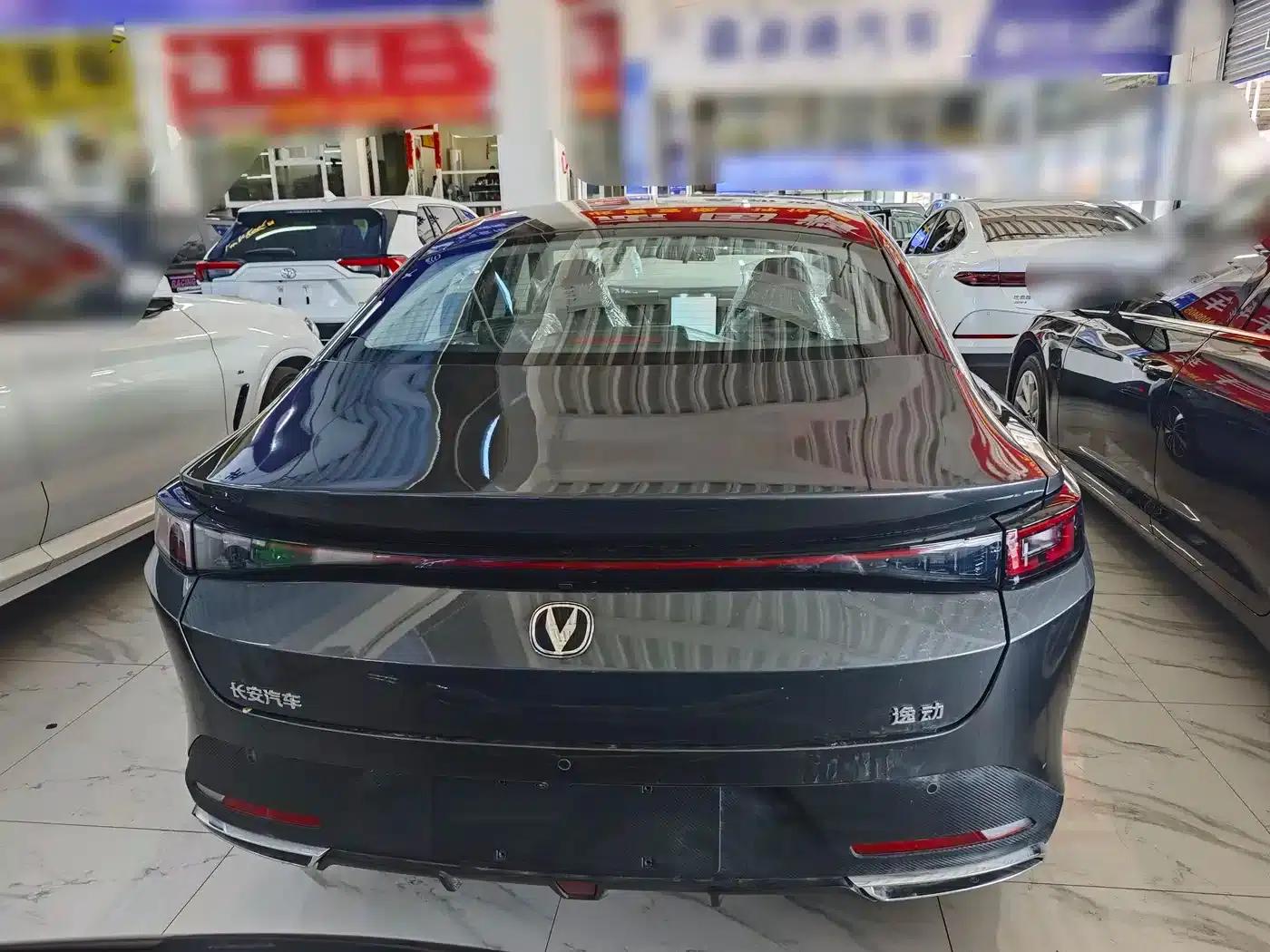 Changan Eado PHEV 2025 Smart Blue Whale 145KM Battleship Edition — миниатюра 4