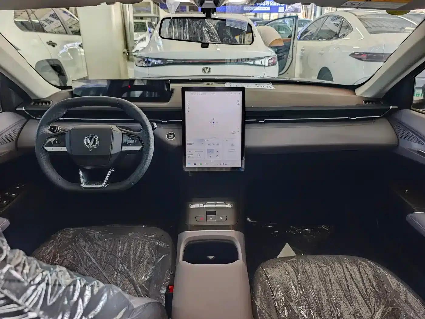 Changan Eado PHEV 2025 Smart Blue Whale 145KM Battleship Edition — миниатюра 7