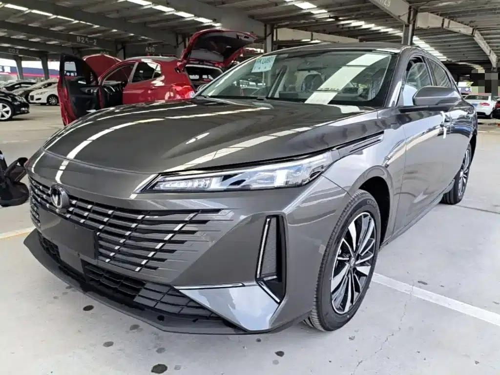 Changan Eado PHEV 2025 Smart Blue Whale 145KM Battleship Edition — миниатюра 1