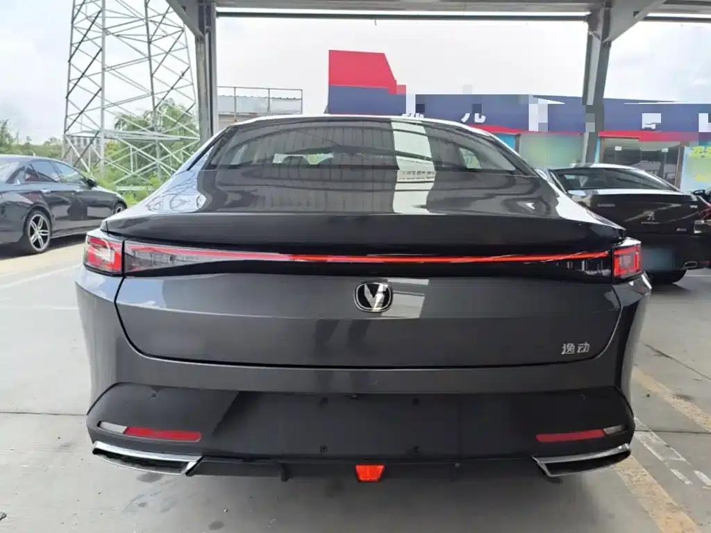 Changan Eado PHEV 2025 Smart Blue Whale 145KM Battleship Edition — миниатюра 6
