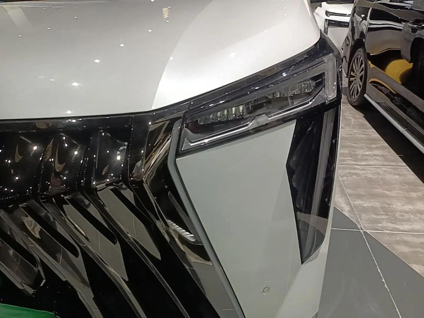 GAC Trumpchi E9 2025 E9 Superfast Charging Champion — миниатюра 8