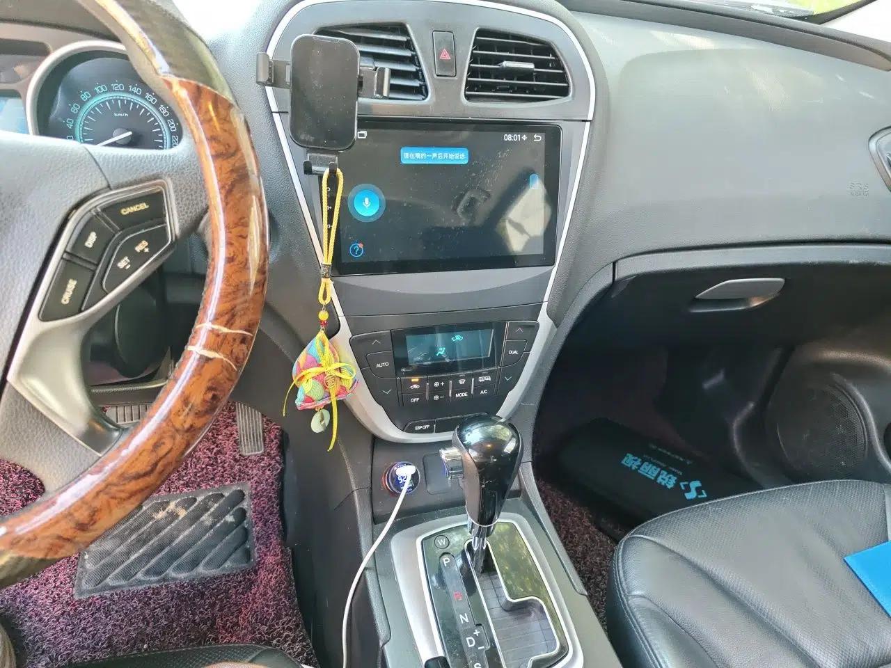 GAC Trumpchi GS5 2013 2.0L Automatic Two-Wheel Drive Light Interior Special Edition — миниатюра 13