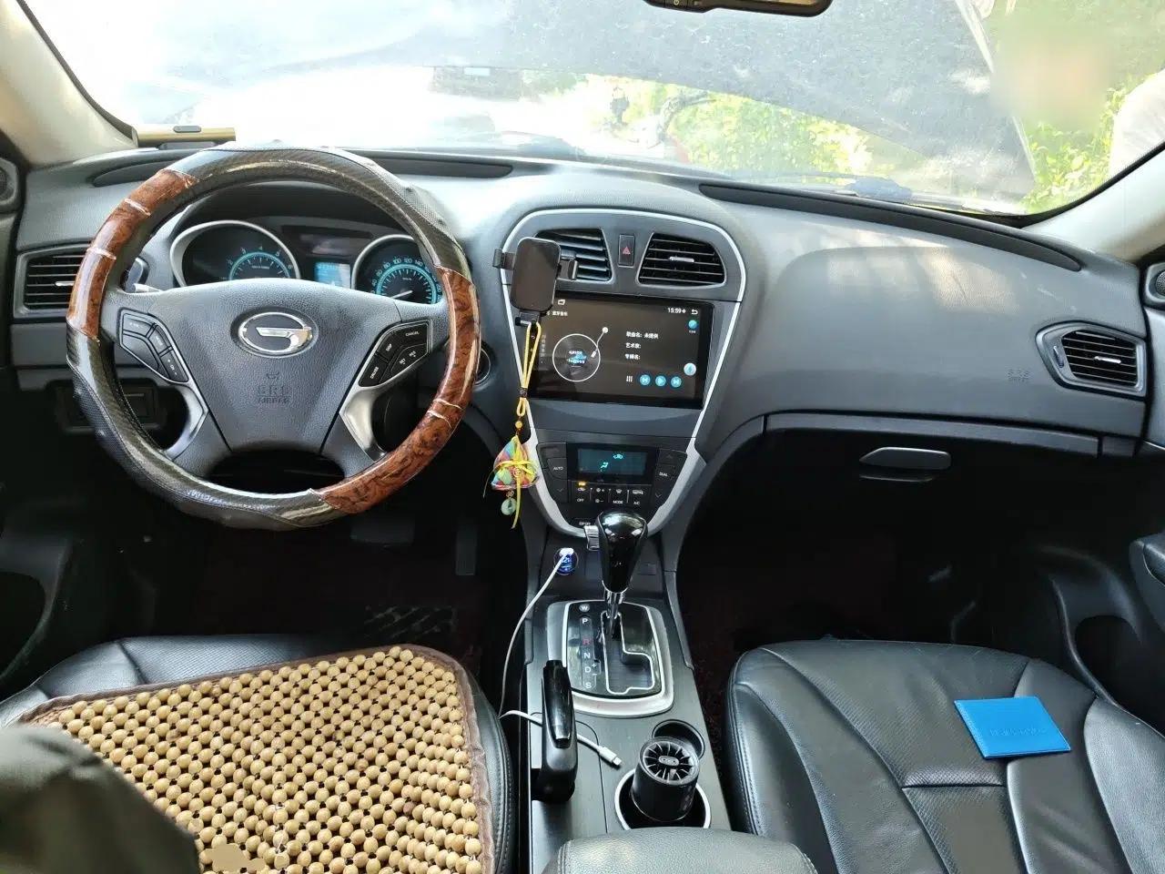GAC Trumpchi GS5 2013 2.0L Automatic Two-Wheel Drive Light Interior Special Edition — миниатюра 9