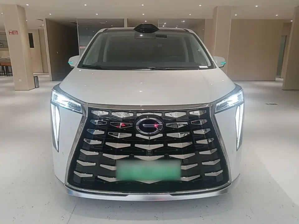 GAC Trumpchi Xiangwang M8 2025 Kunkun Series Ultra First-Class Cabin — миниатюра 2