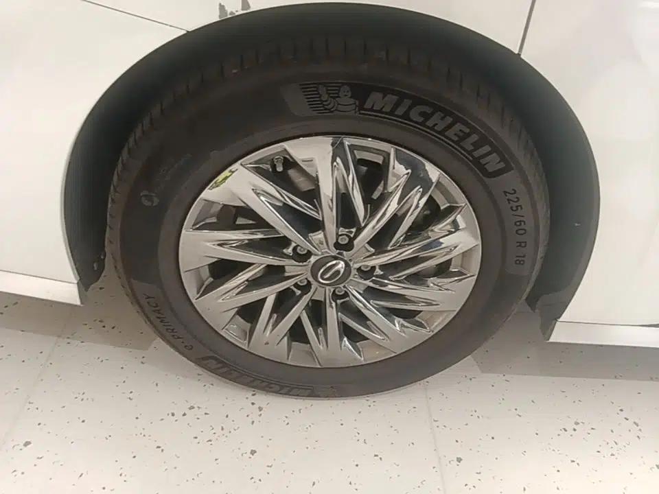 GAC Trumpchi Xiangwang M8 2025 Kunkun Series Ultra First-Class Cabin — миниатюра 11
