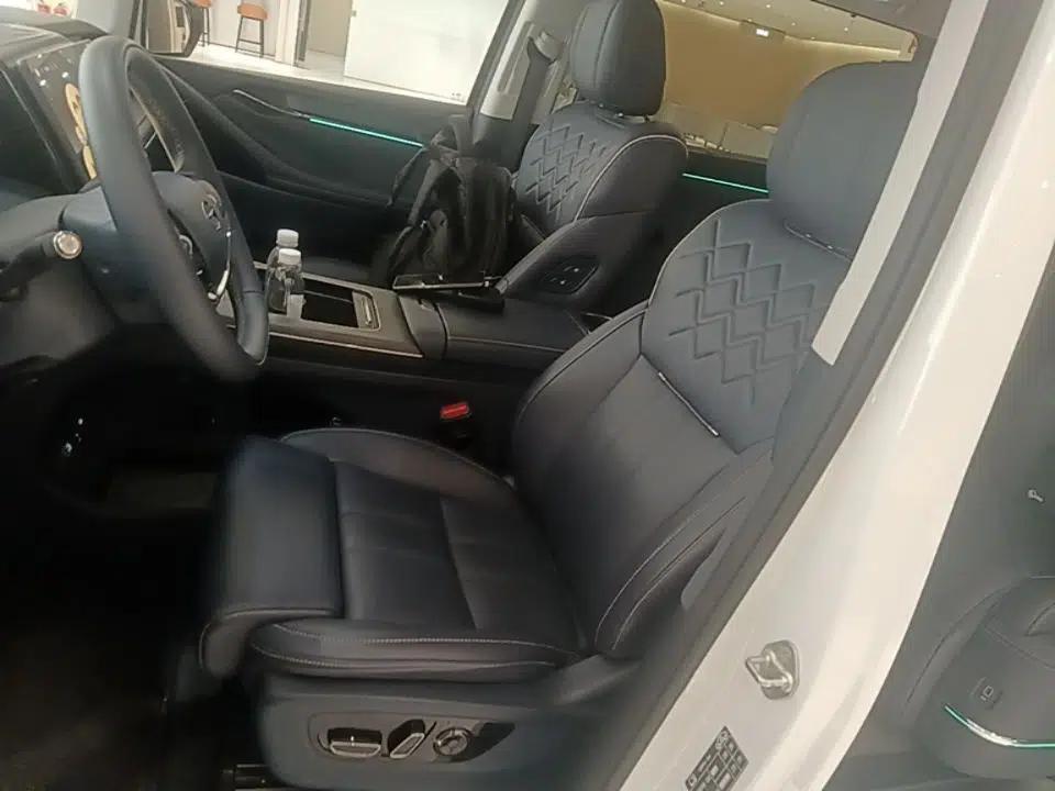 GAC Trumpchi Xiangwang M8 2025 Kunkun Series Ultra First-Class Cabin — миниатюра 17
