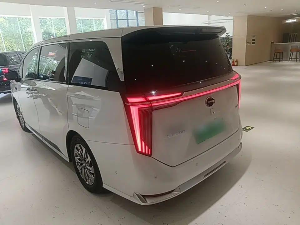 GAC Trumpchi Xiangwang M8 2025 Kunkun Series Ultra First-Class Cabin — миниатюра 4