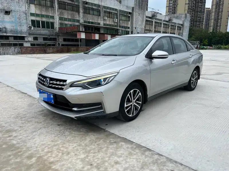 Venucia D60 2018 1.6L CVT Intelligent Elite Edition — миниатюра 1