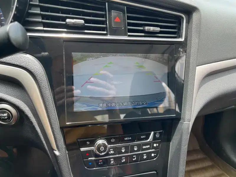 Venucia D60 2018 1.6L CVT Intelligent Elite Edition — миниатюра 13