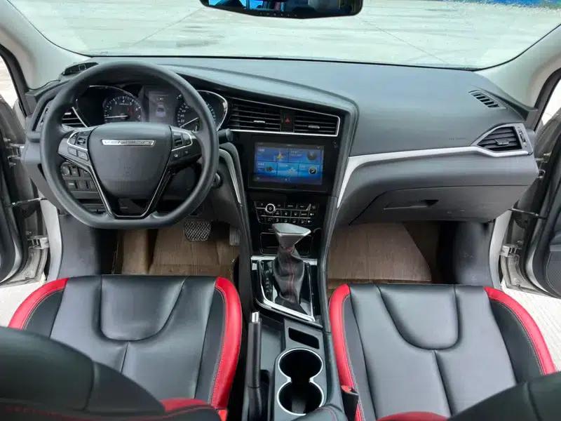 Venucia D60 2018 1.6L CVT Intelligent Elite Edition — миниатюра 14