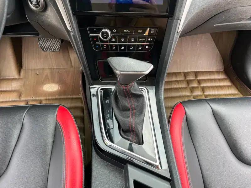 Venucia D60 2018 1.6L CVT Intelligent Elite Edition — миниатюра 17