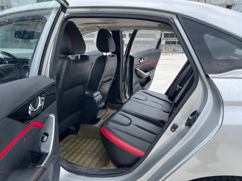 Venucia D60 2018 1.6L CVT Intelligent Elite Edition — миниатюра 20