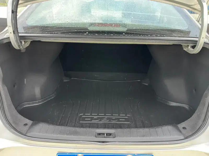 Venucia D60 2018 1.6L CVT Intelligent Elite Edition — миниатюра 22