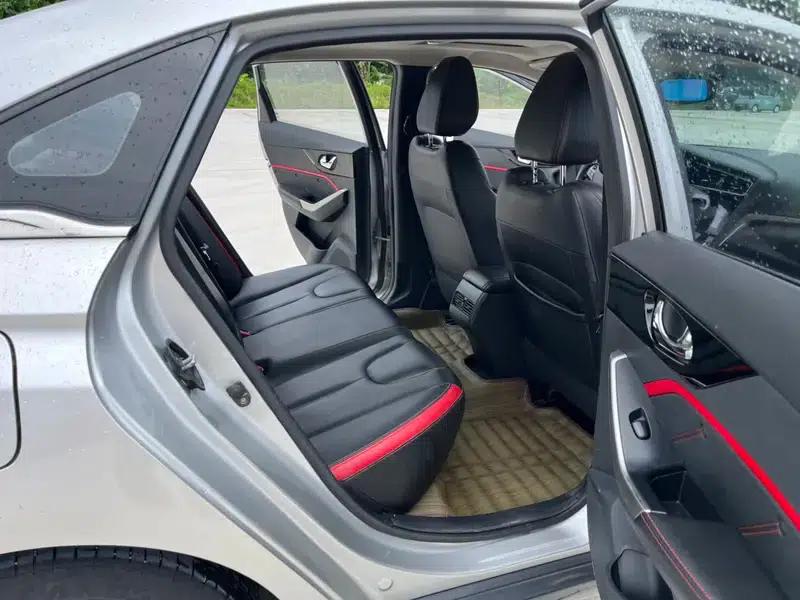 Venucia D60 2018 1.6L CVT Intelligent Elite Edition — миниатюра 23