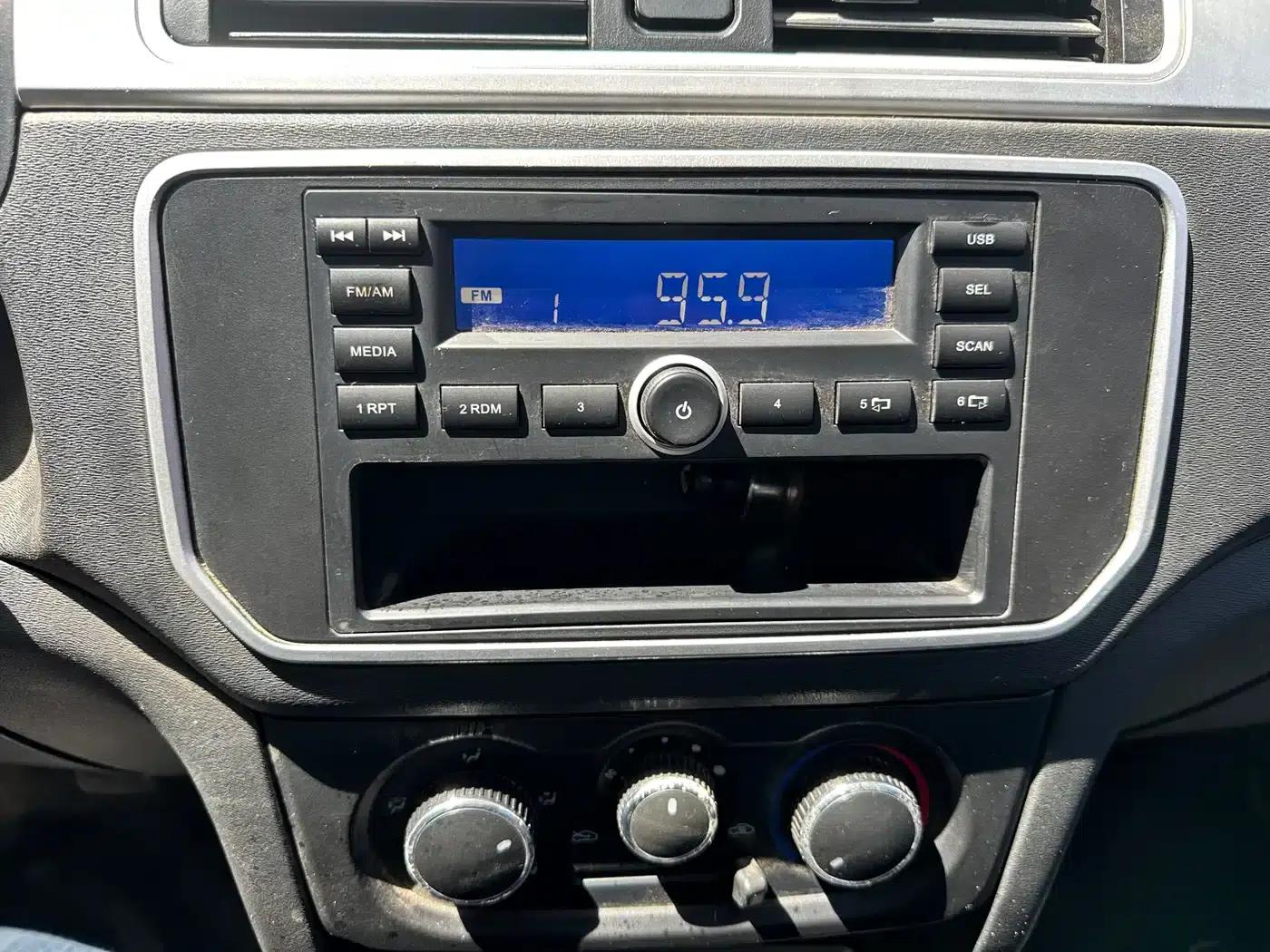 Changan Shenqi F30 2019 1.5L Elite Edition National VI Dual Cab Short Wheelbase DAM15KL — миниатюра 19