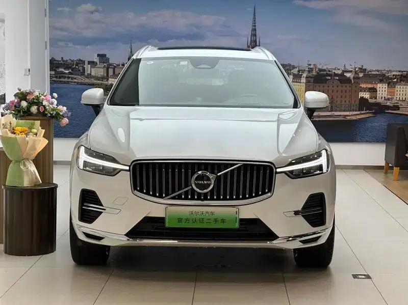 2025 Volvo XC60 PHEV T8 AWD Long Range Smart Luxury Edition — миниатюра 2