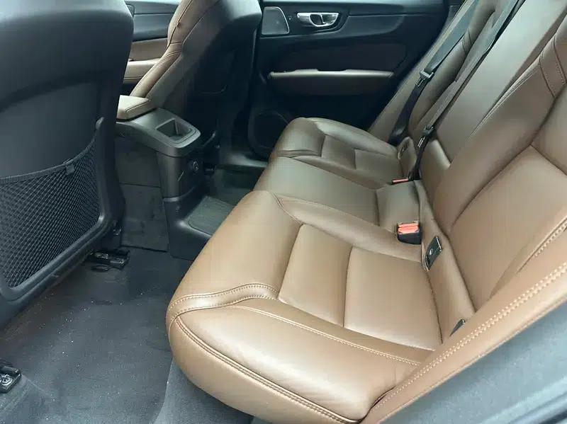 2025 Volvo XC60 PHEV T8 AWD Long Range Smart Luxury Edition — миниатюра 11
