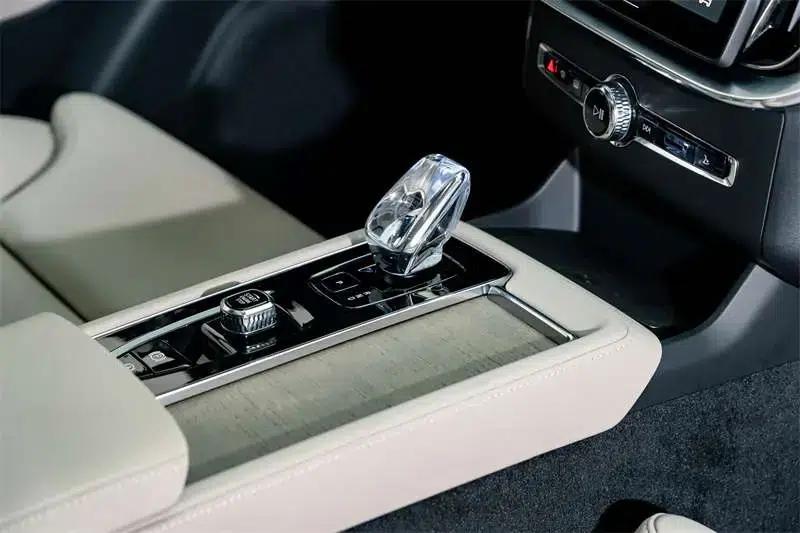 Volvo XC90 PHEV 2025 Facelift E-Drive Hybrid T8 Long Range Smart Luxury Edition 7-Seater — миниатюра 11