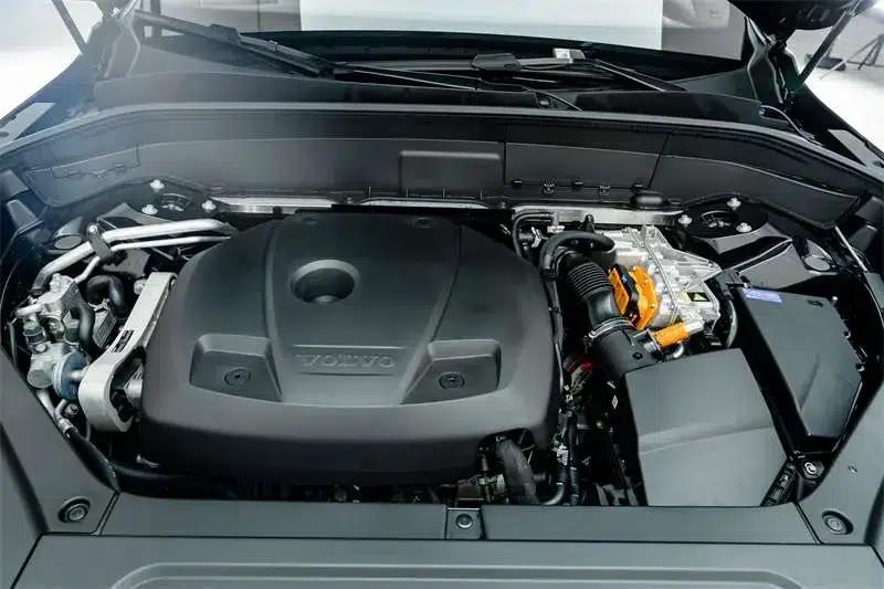 Volvo XC90 PHEV 2025 Facelift E-Drive Hybrid T8 Long Range Smart Luxury Edition 7-Seater — миниатюра 5