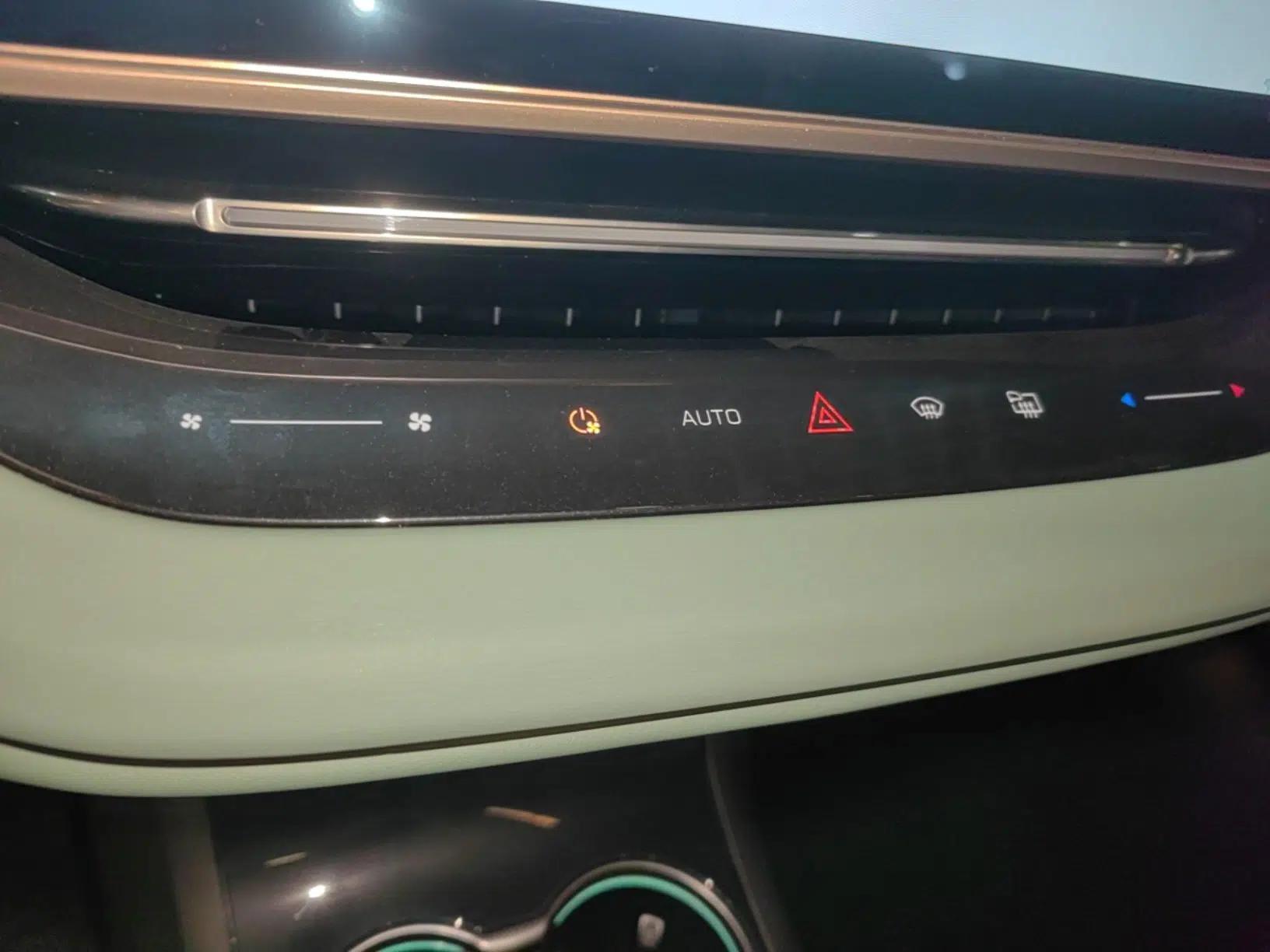 Hongqi EH7 2025 690 Smart Selection Edition — миниатюра 15