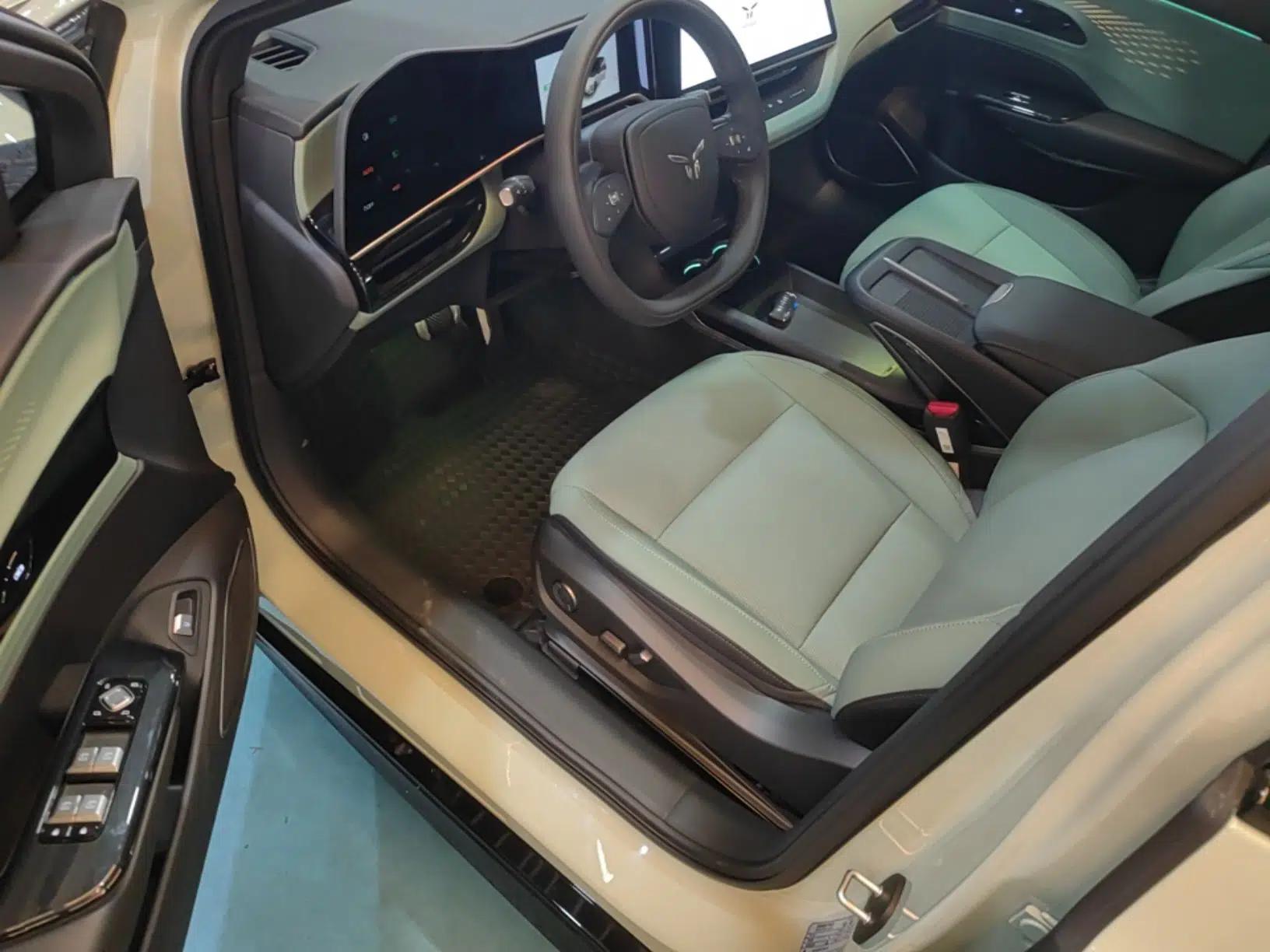 Hongqi EH7 2025 690 Smart Selection Edition — миниатюра 18