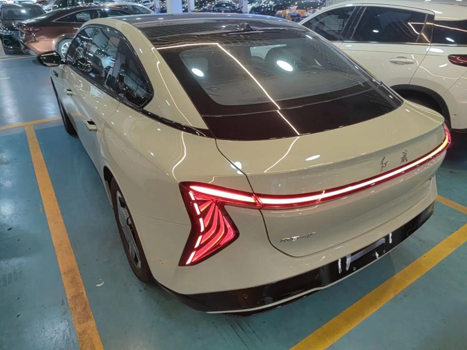 Hongqi EH7 2025 690 Smart Selection Edition — миниатюра 4