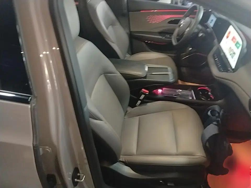 Hongqi EH7 2025 640 All-Wheel Drive Smart Selection Edition — миниатюра 24